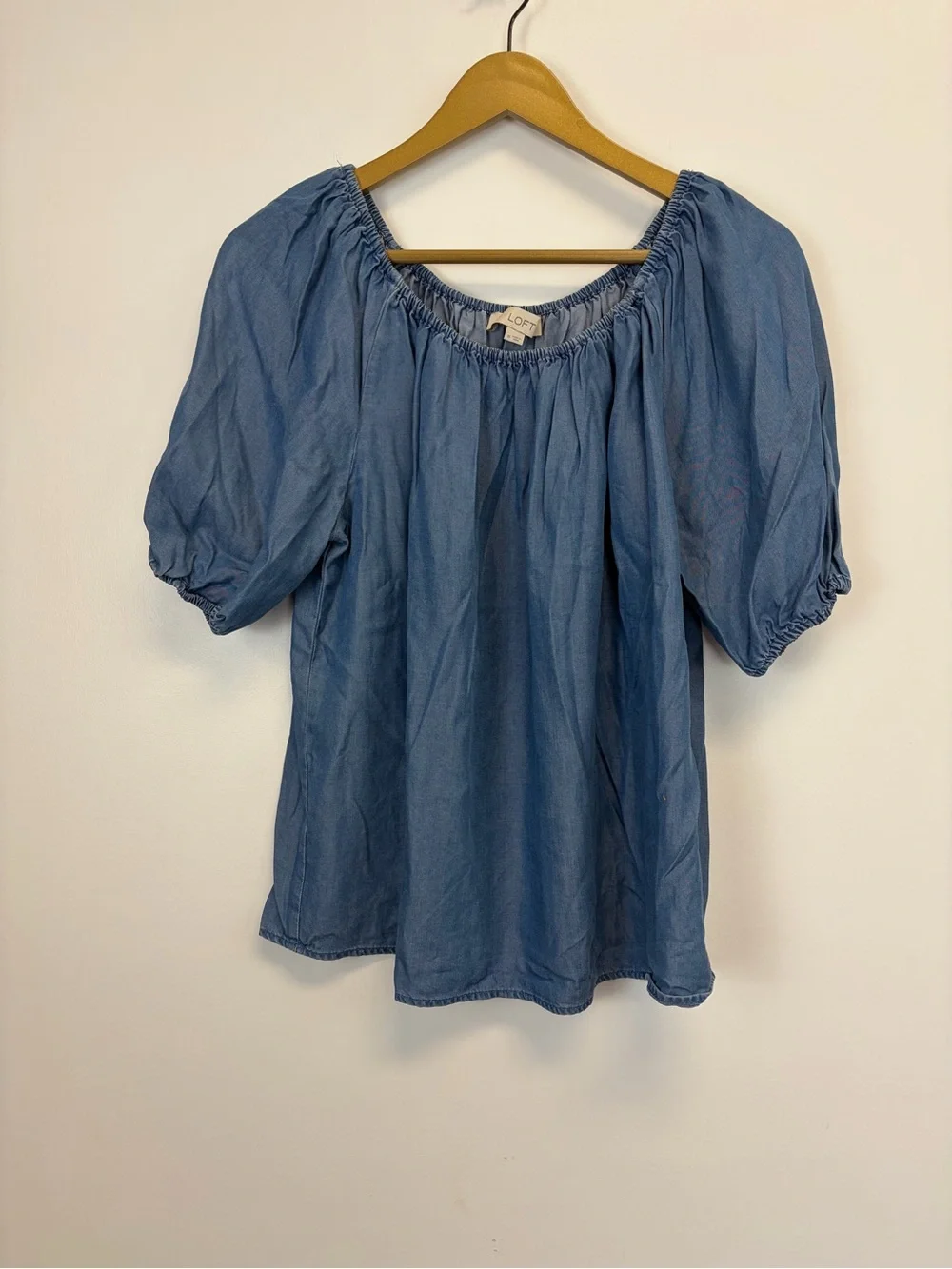 Ann Taylor LOFT Chambray Puff Sleeve Top